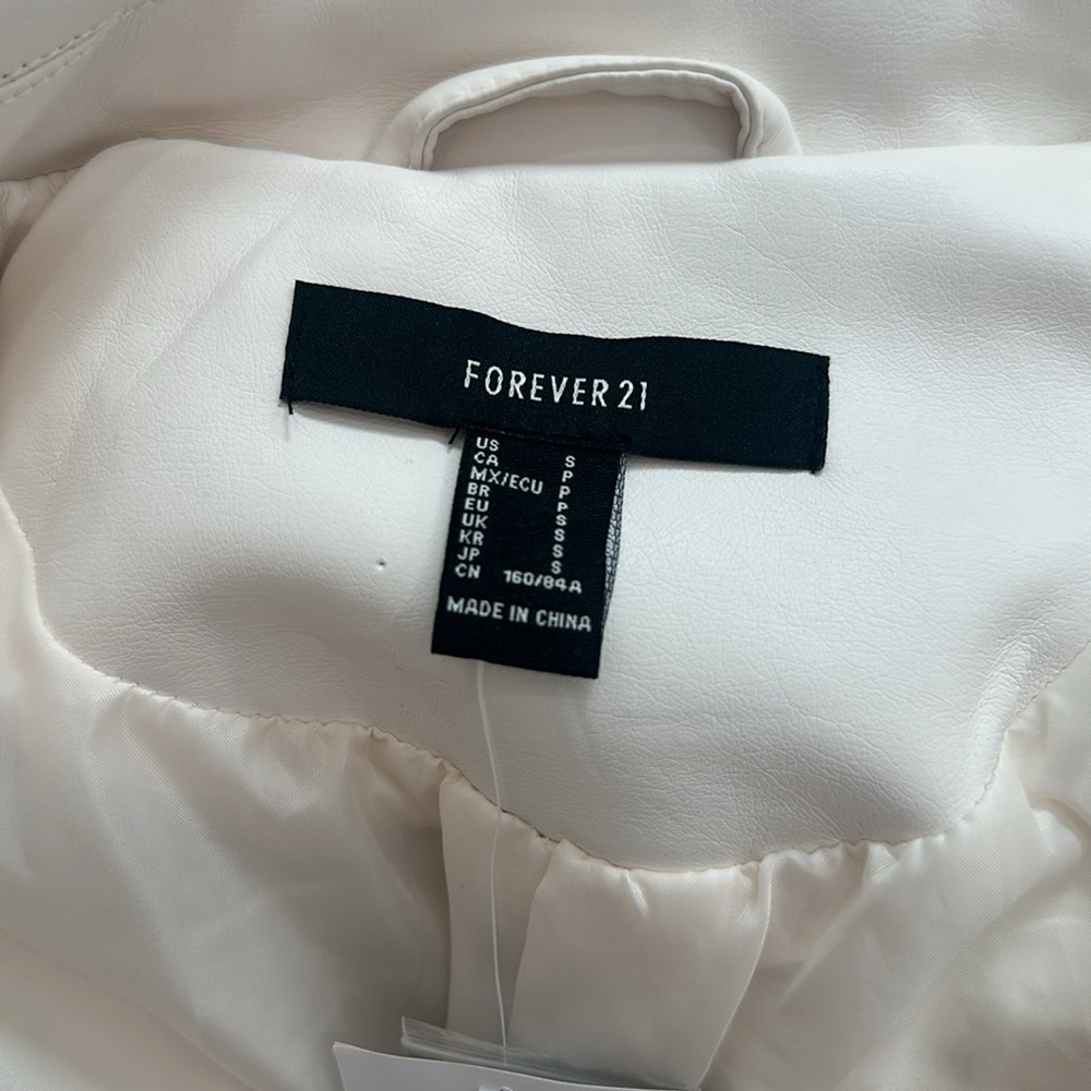 🤍 - Picture 5 of 7